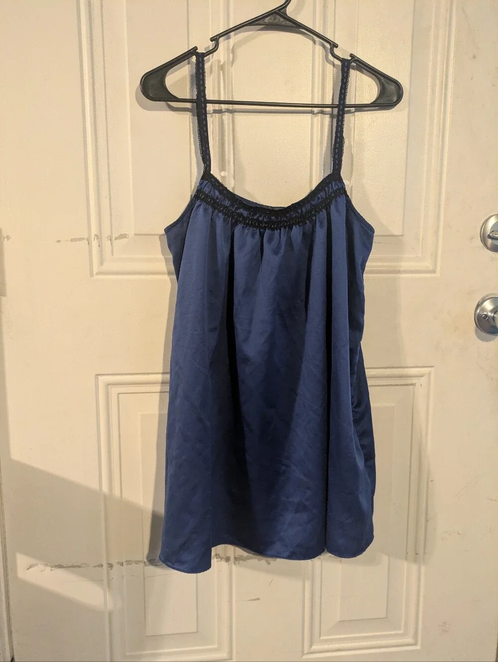 Kristen Davis Medium Blue Satin Cami & New York & Company Large Animal Print Set